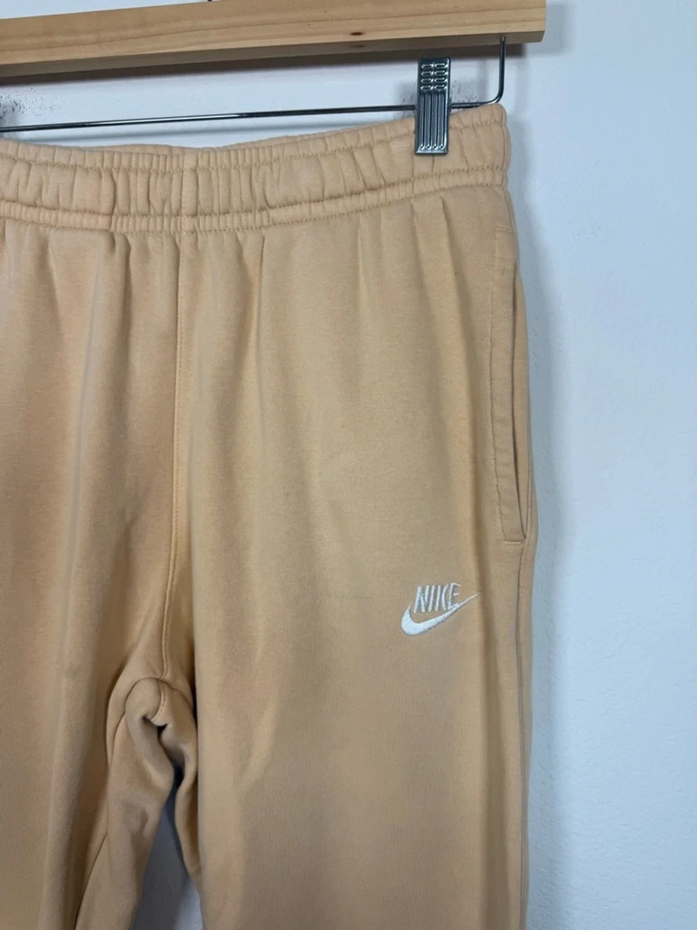 Nike Peach Club Fleece Jogger Sweatpants Swoosh Logo Size S
